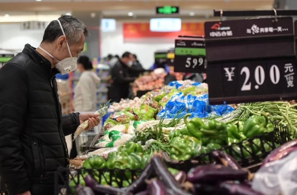 疫情中，一個(gè)中產(chǎn)家庭能撐多久？